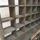 Meuble de métier à casiers bibliothèque