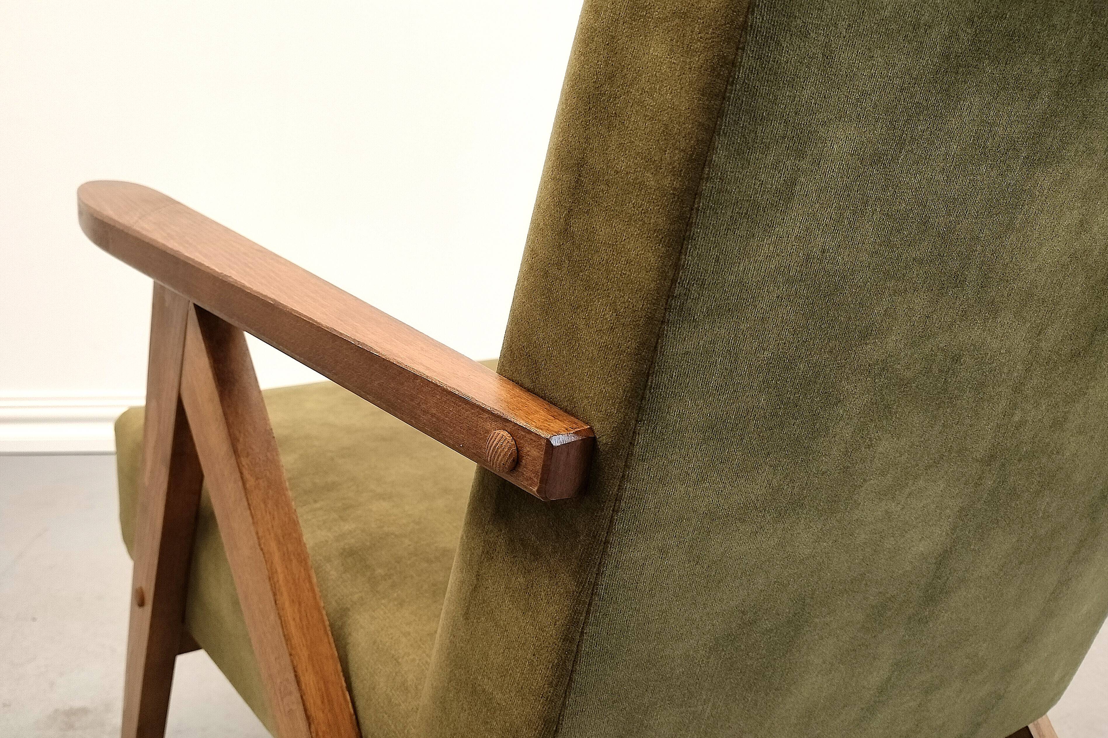 Mid Century Easy Chair Model B - 310 Var in Forest Green Velvet