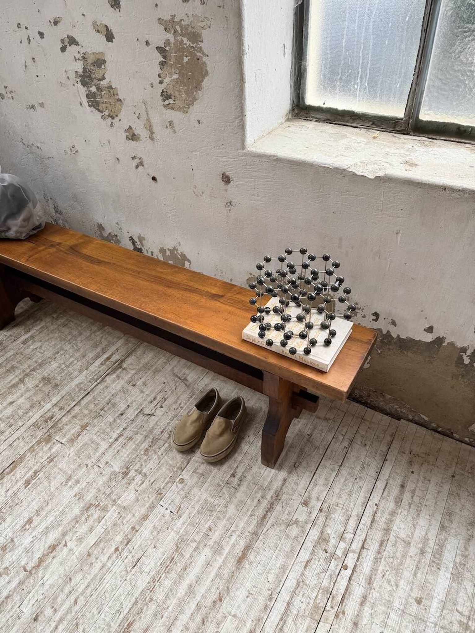Paire de bancs noyer 1900