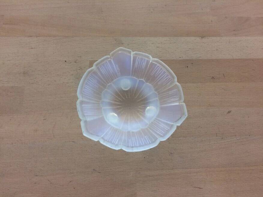 Opalescent glass Art Deco vide poche by Vallon
