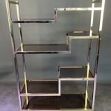 Etagère italienne en métal doré et verre fumé