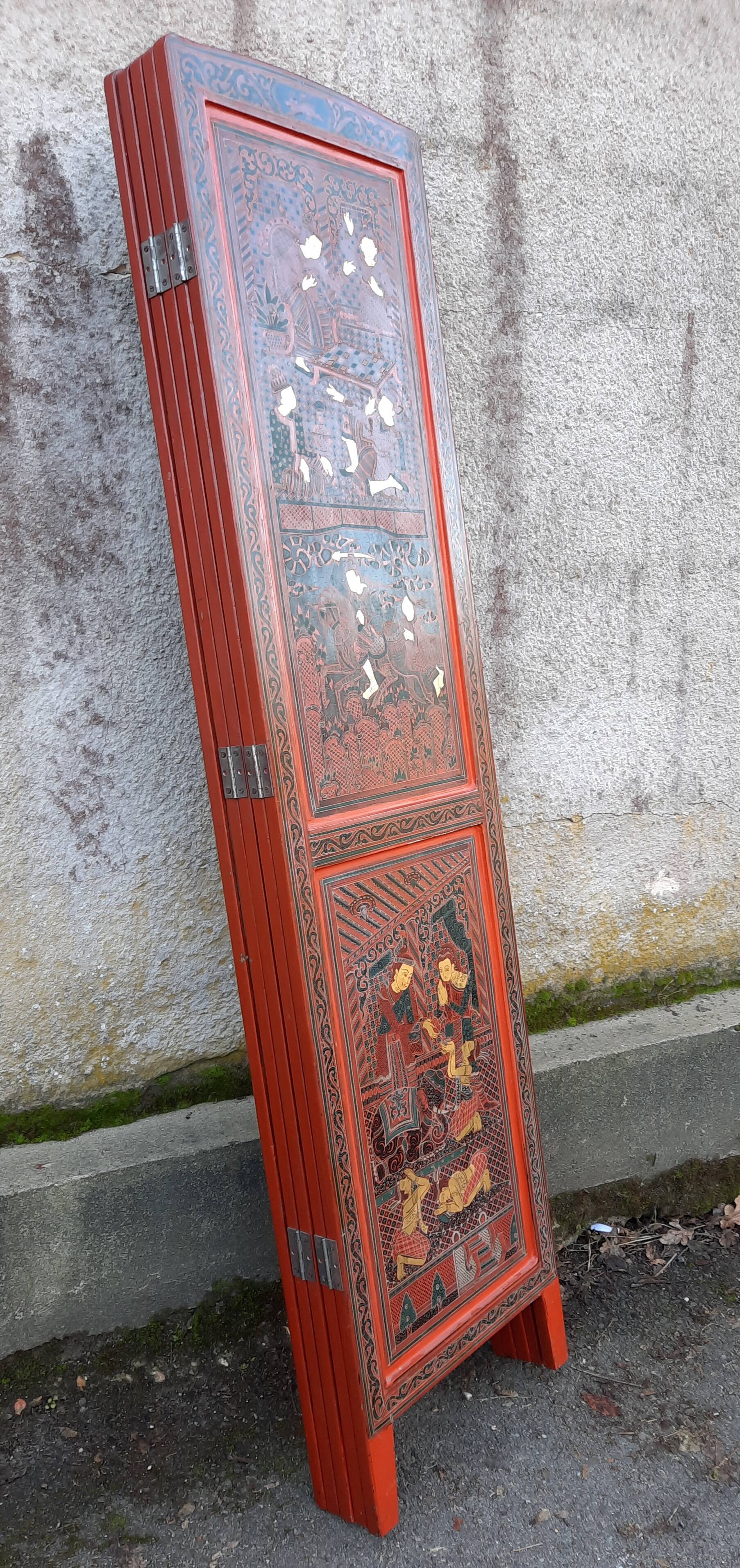 Large extreme orirntal screen