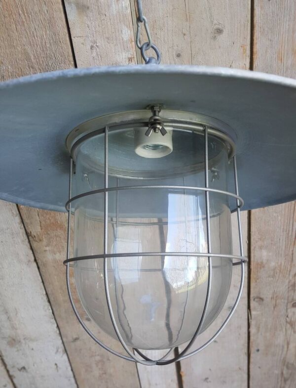 Suspension de grange en zinc