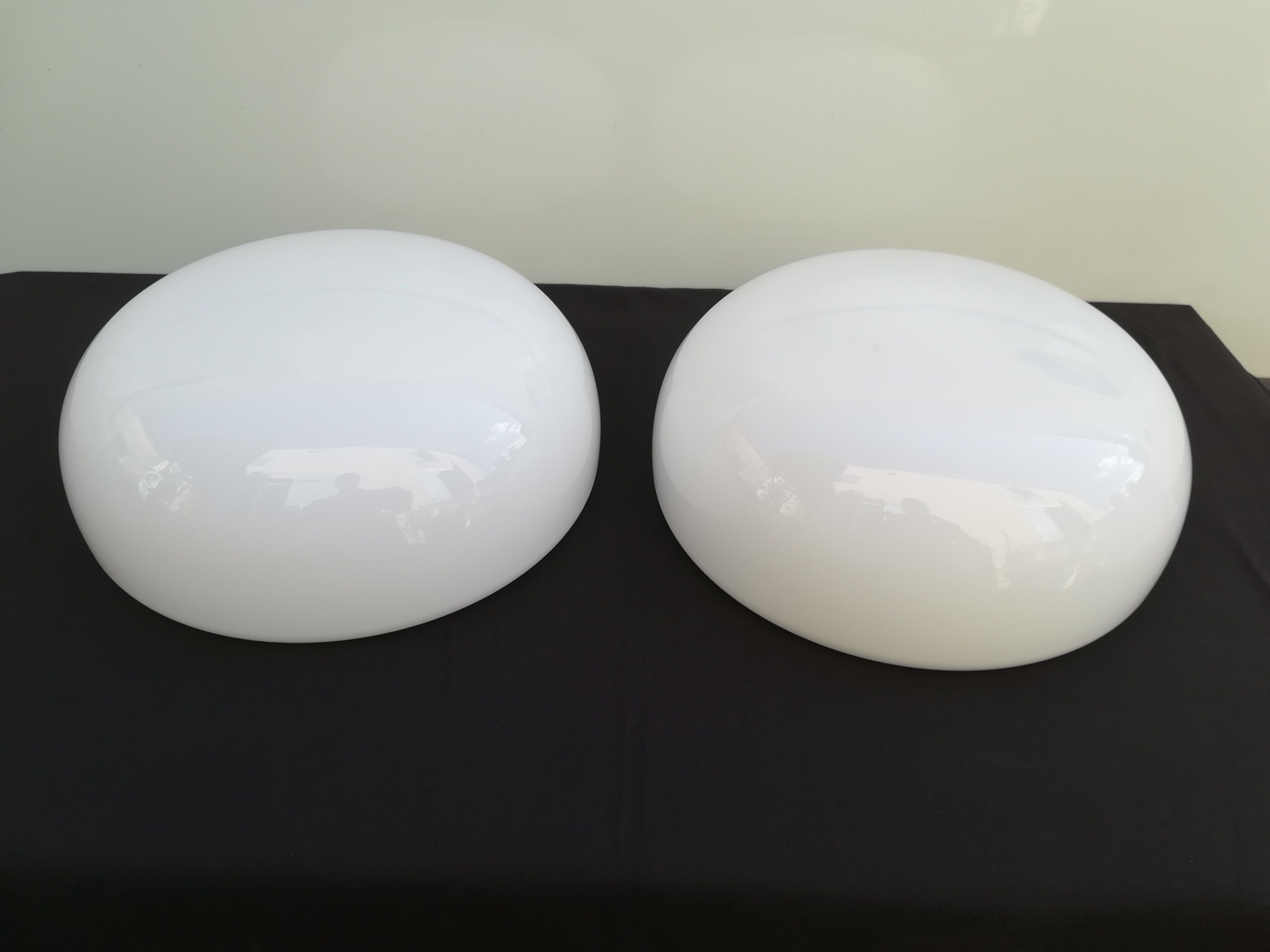 TWO PLAFONNIERS IN OPALINE OF ANNEES 60/70