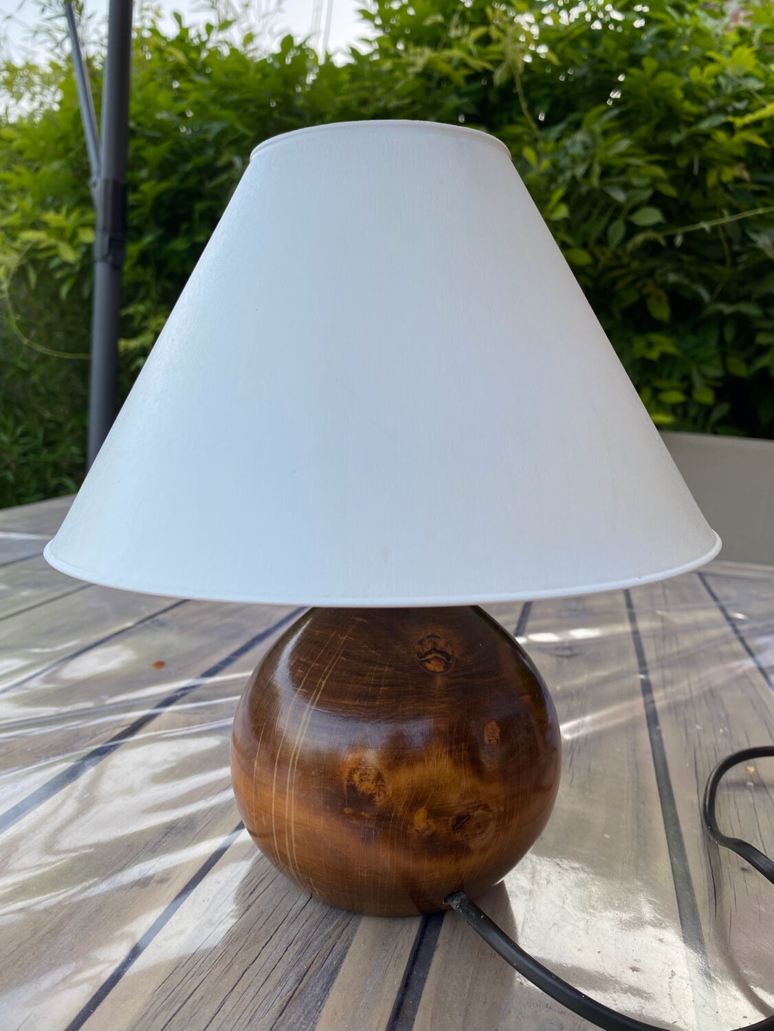 Ball bedside lamp