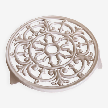 Cast iron trivet