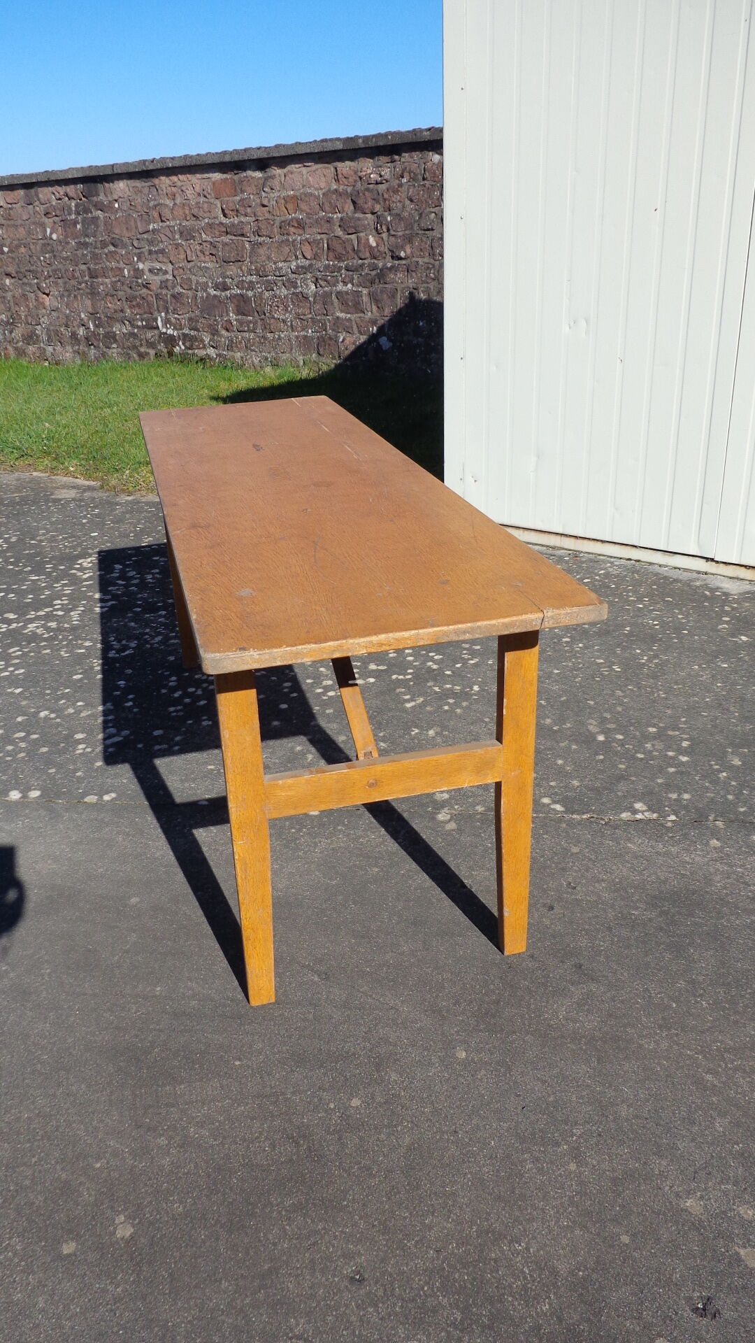 Brewery folding table
