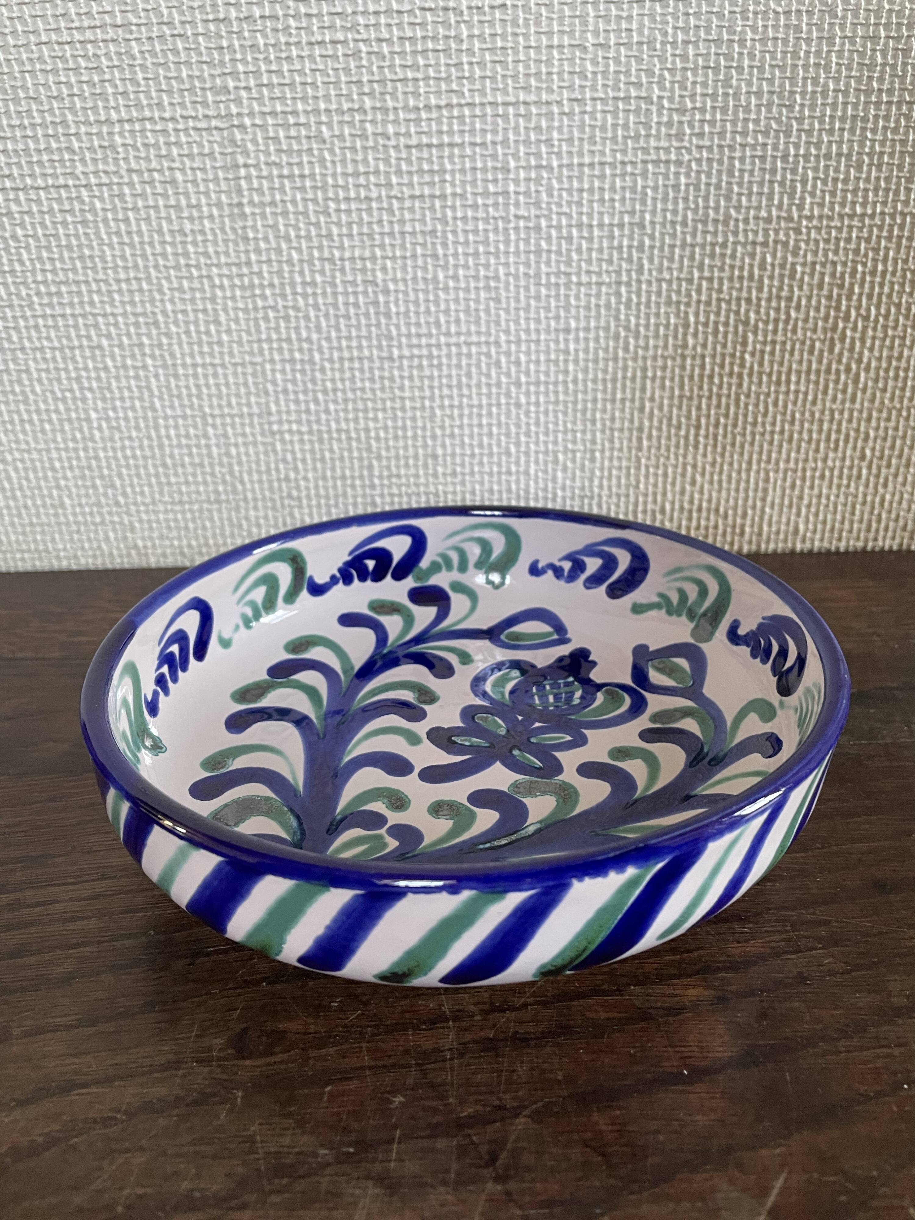 Hollow plate in ceramic from Granada.