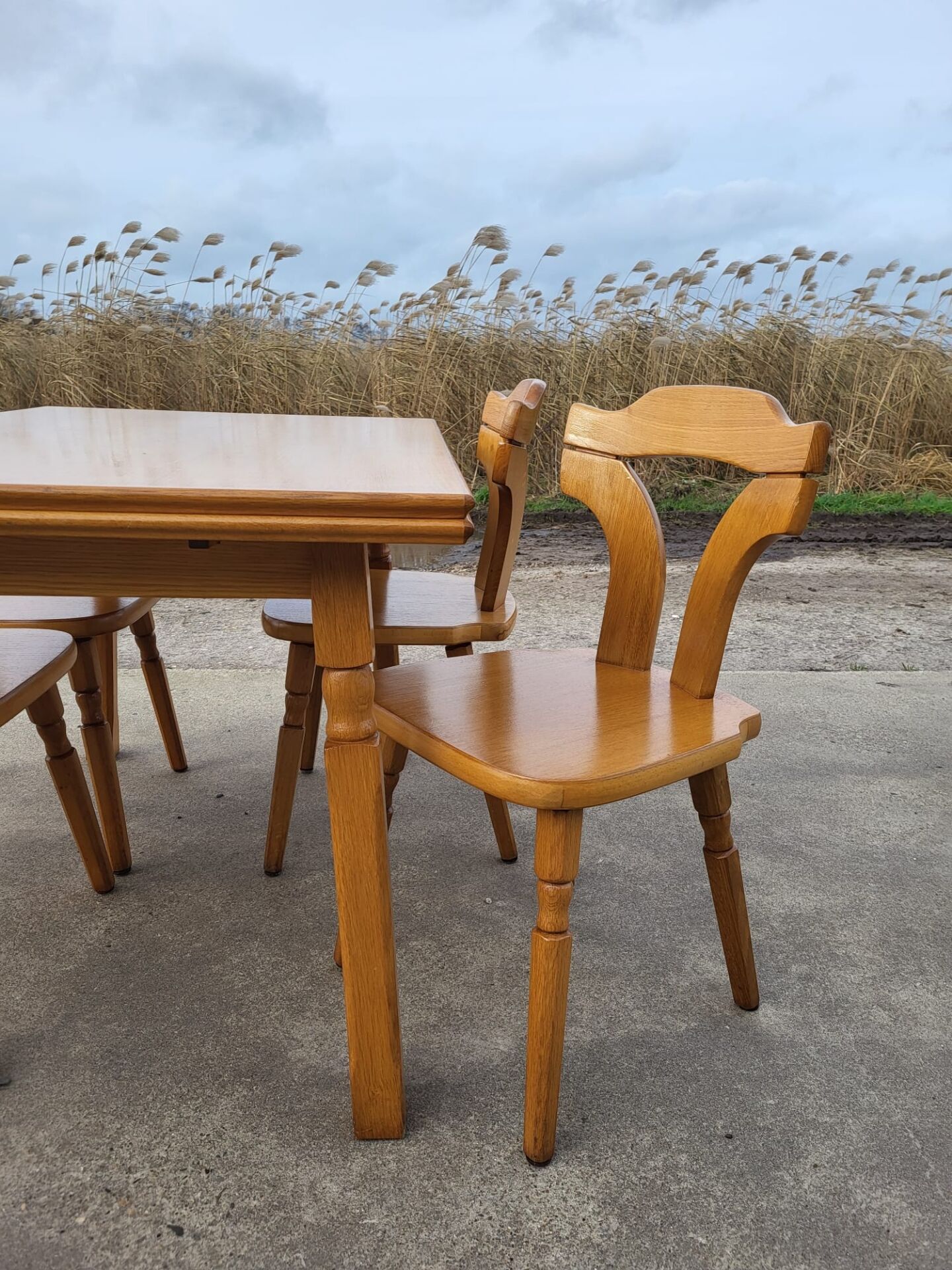 Vintage dining set - blond oak 1970s - extendable table and 4 chairs
