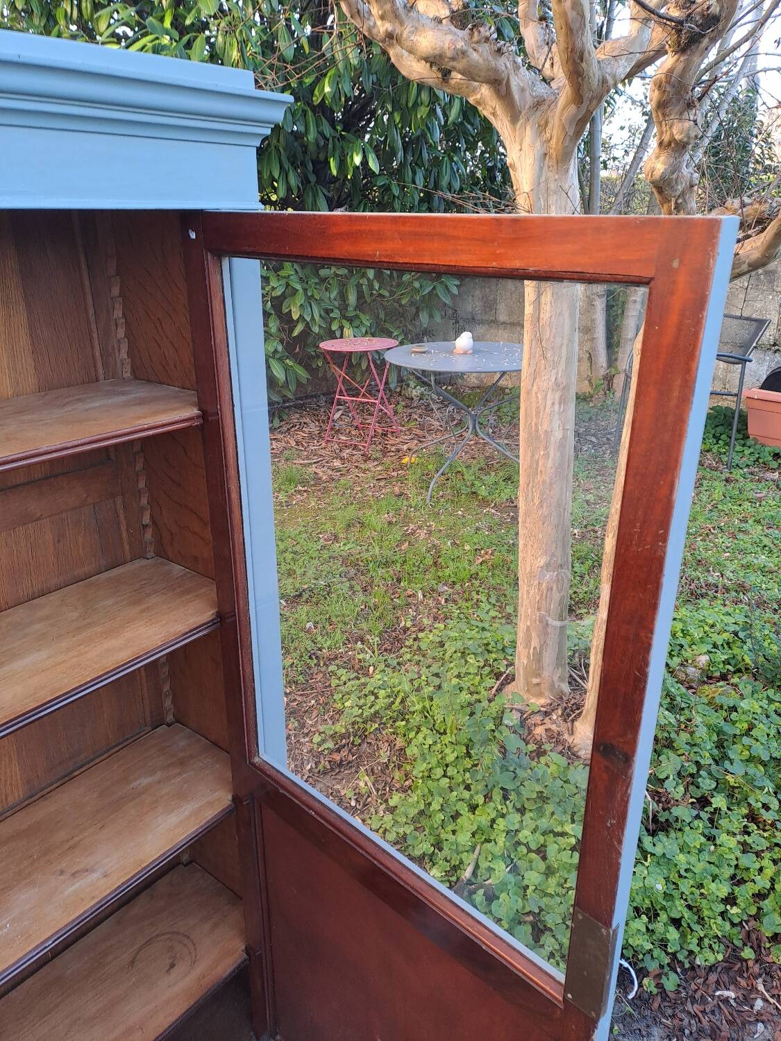 19th century glass cabinet with 1 door