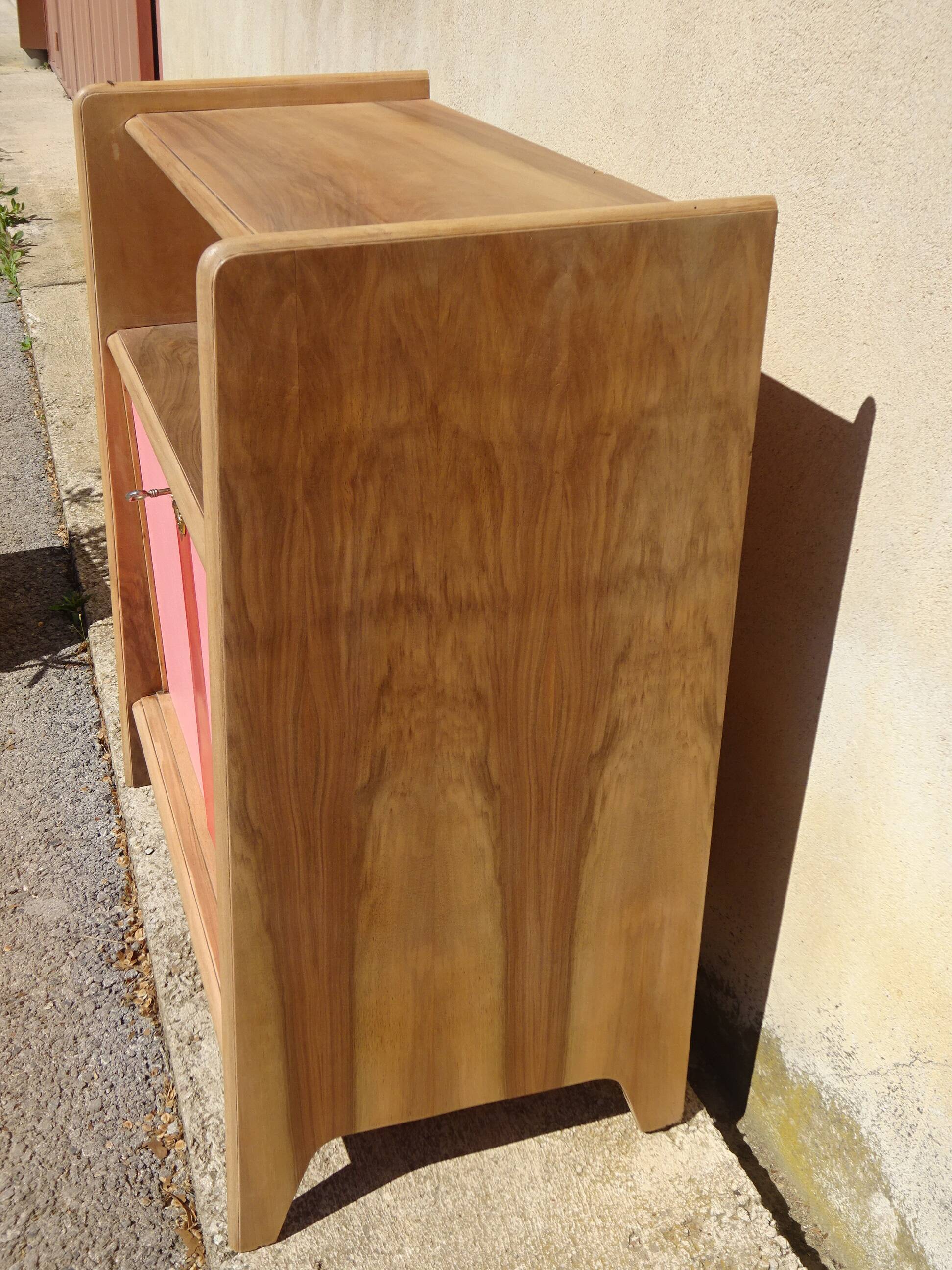 Petit meuble vintage en noyer