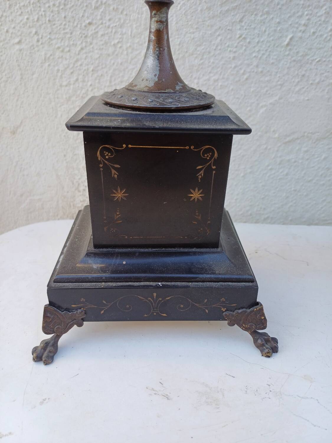 Large pair of 5-light candlesticks in spelter, complete, 19th century