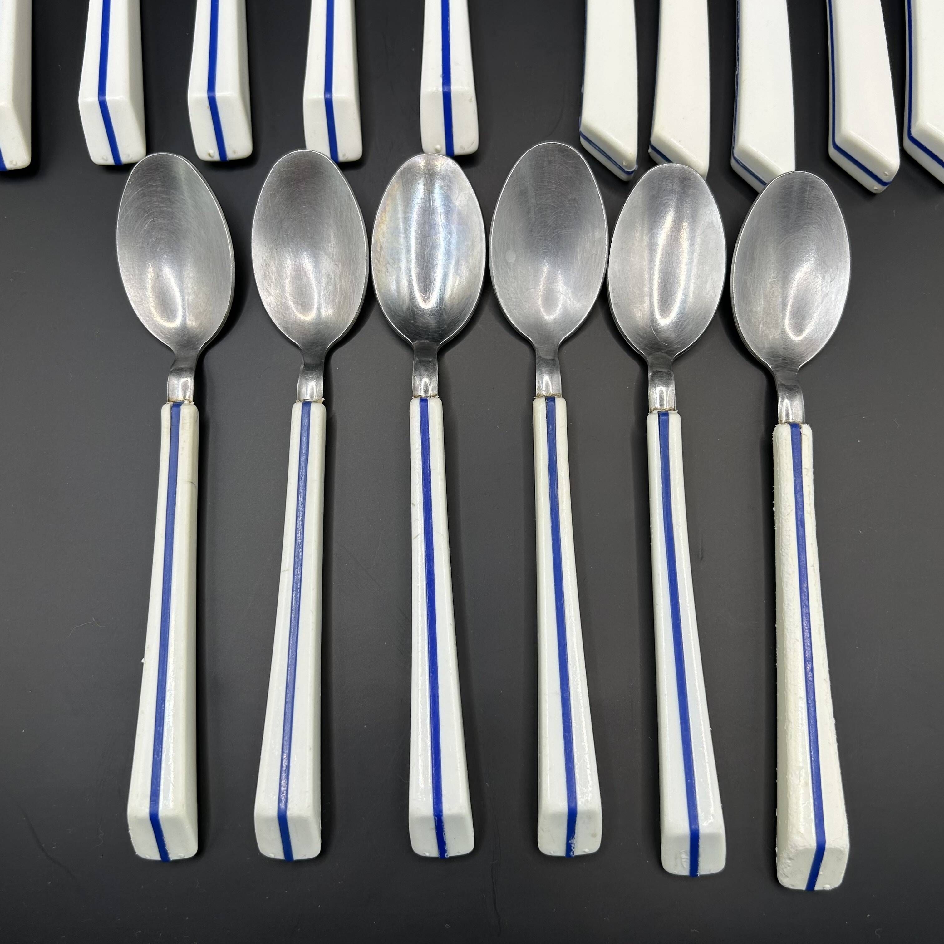 18 Air France place settings by Nathalie George for Guy Degrenne