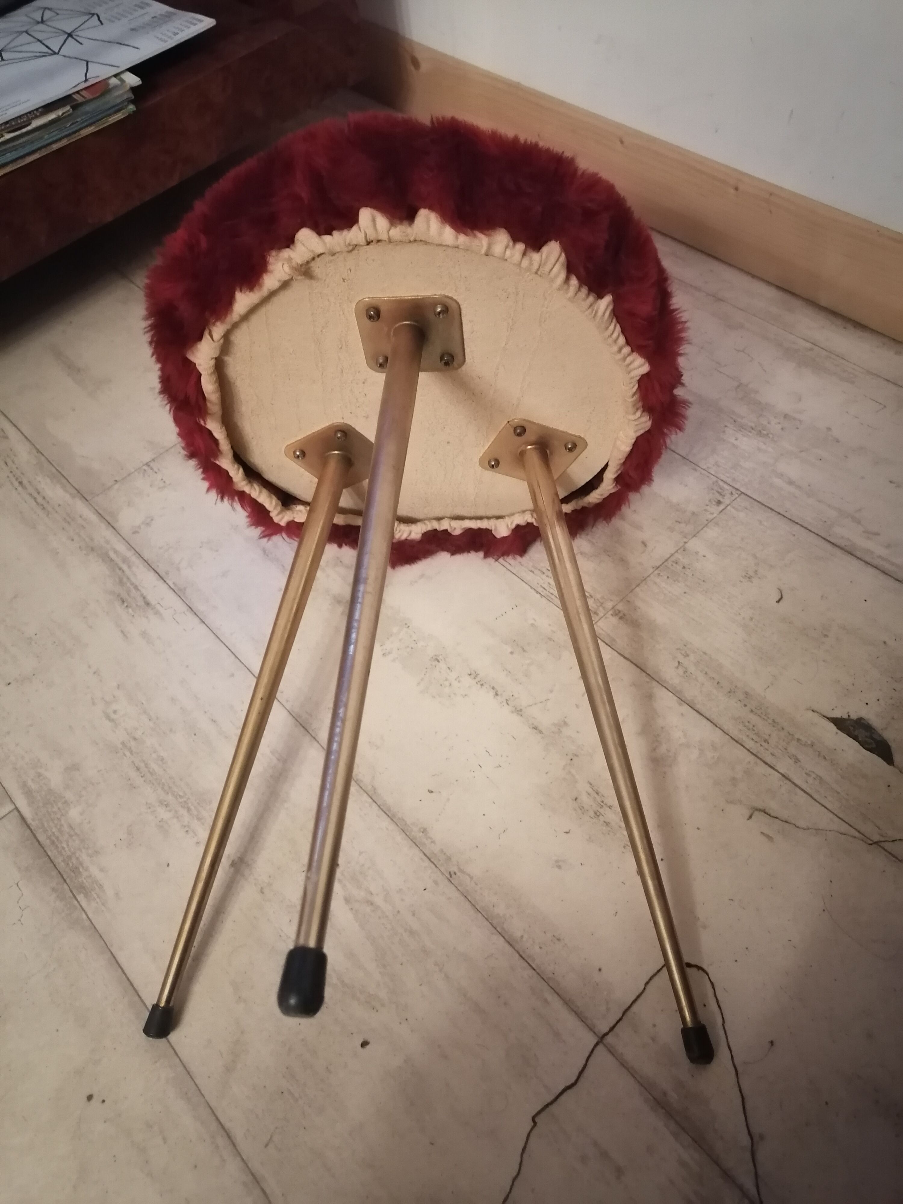 Red moumoute stool 1960