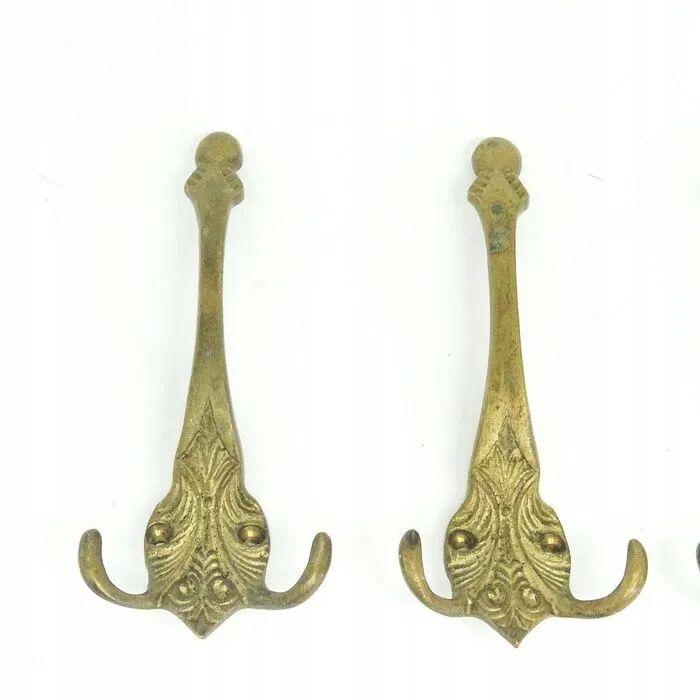 EW9 Set of Four Hangers in Eclectic Style