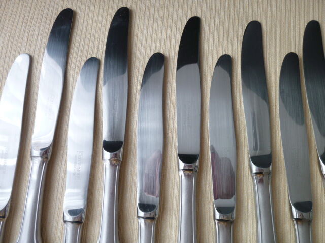 Box of 12 comargent monocoque stainless steel table knives
