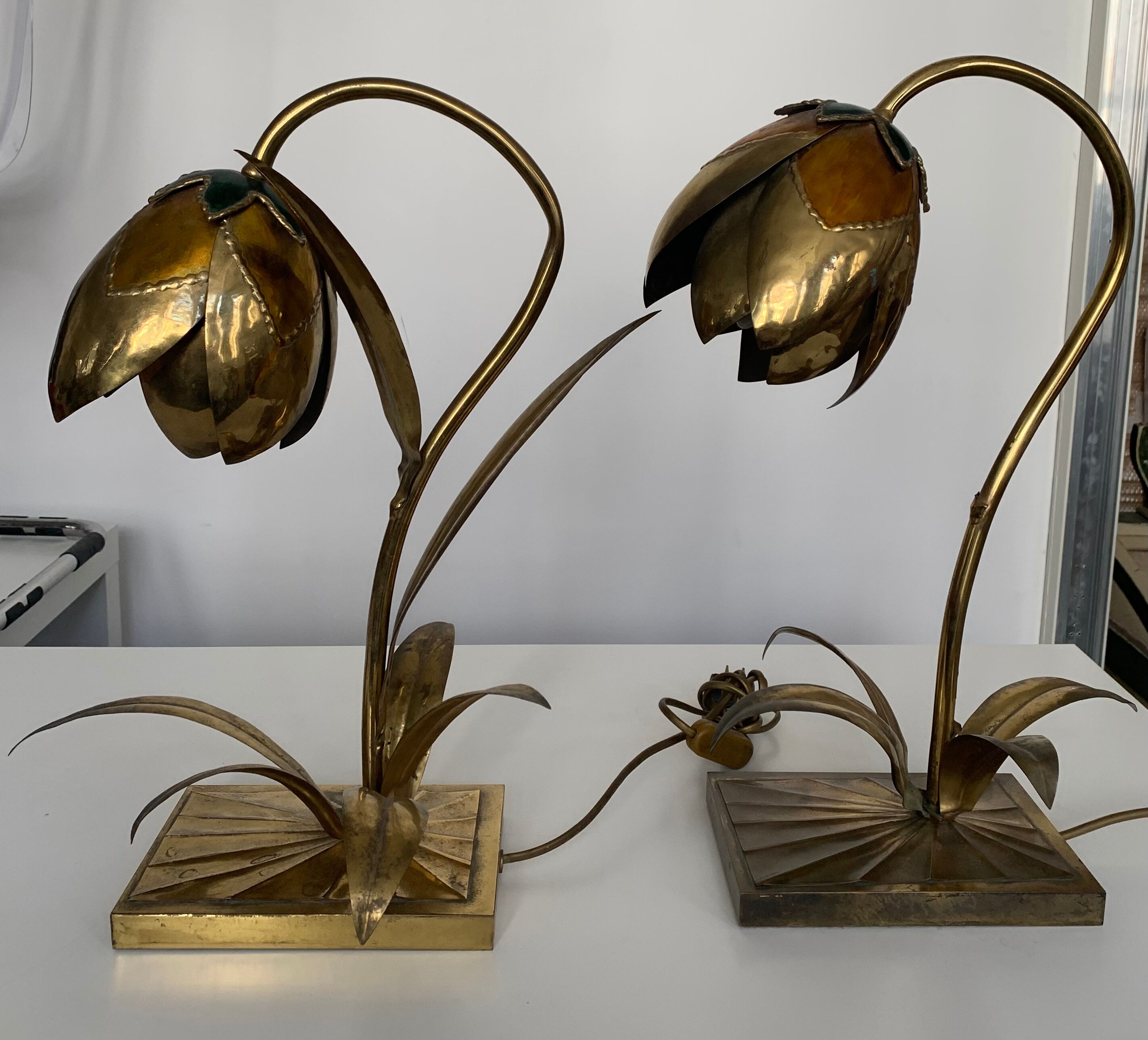 Table lamps in brass and enamel