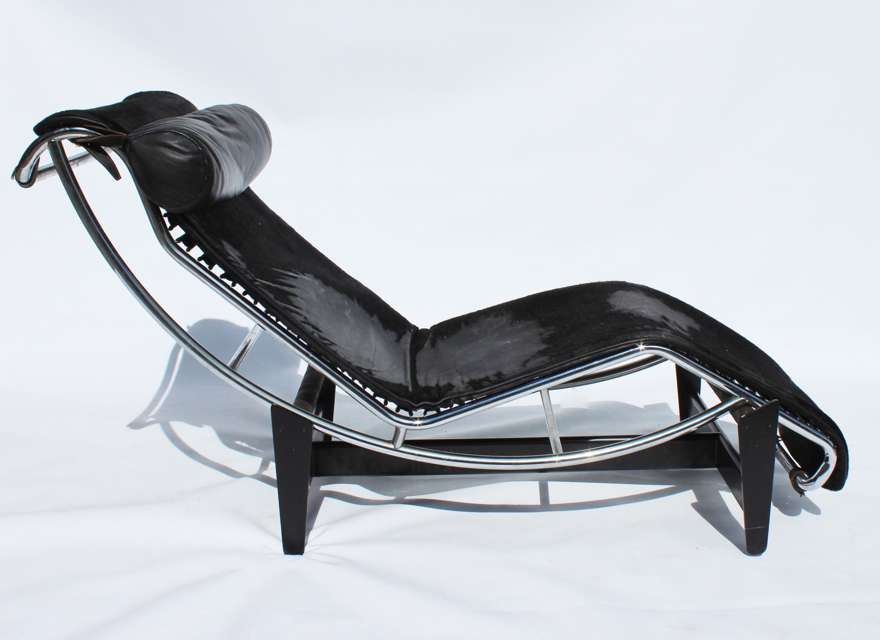 Le Corbusier chaise, model LC4, for Cassina designed in 1928