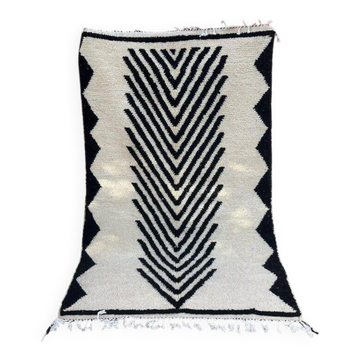 Natural pure wool rug, size 100 x 200 cm, white and black
