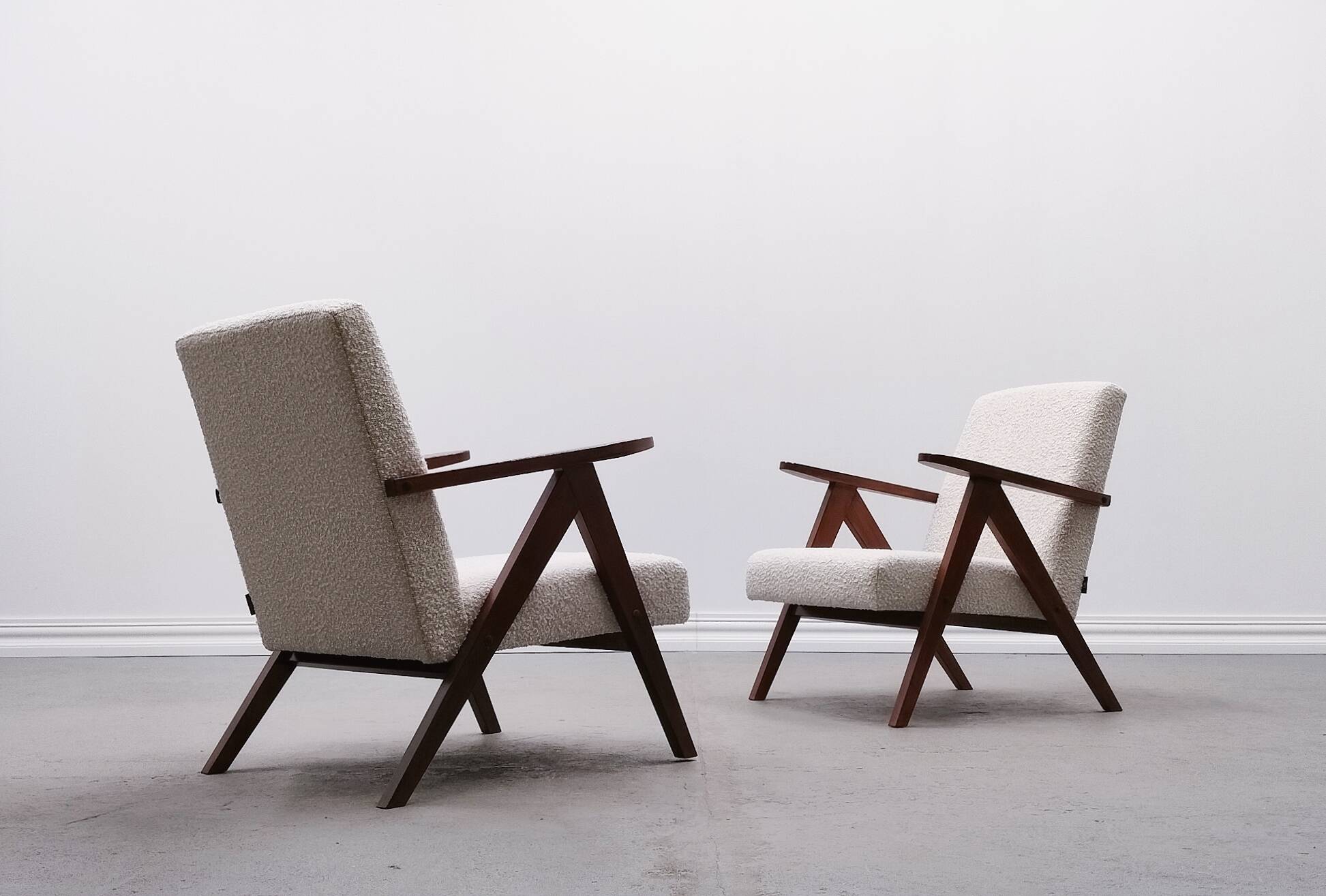 Mid Century Easy Chair Model B - 310 Var in Ivory Buckle