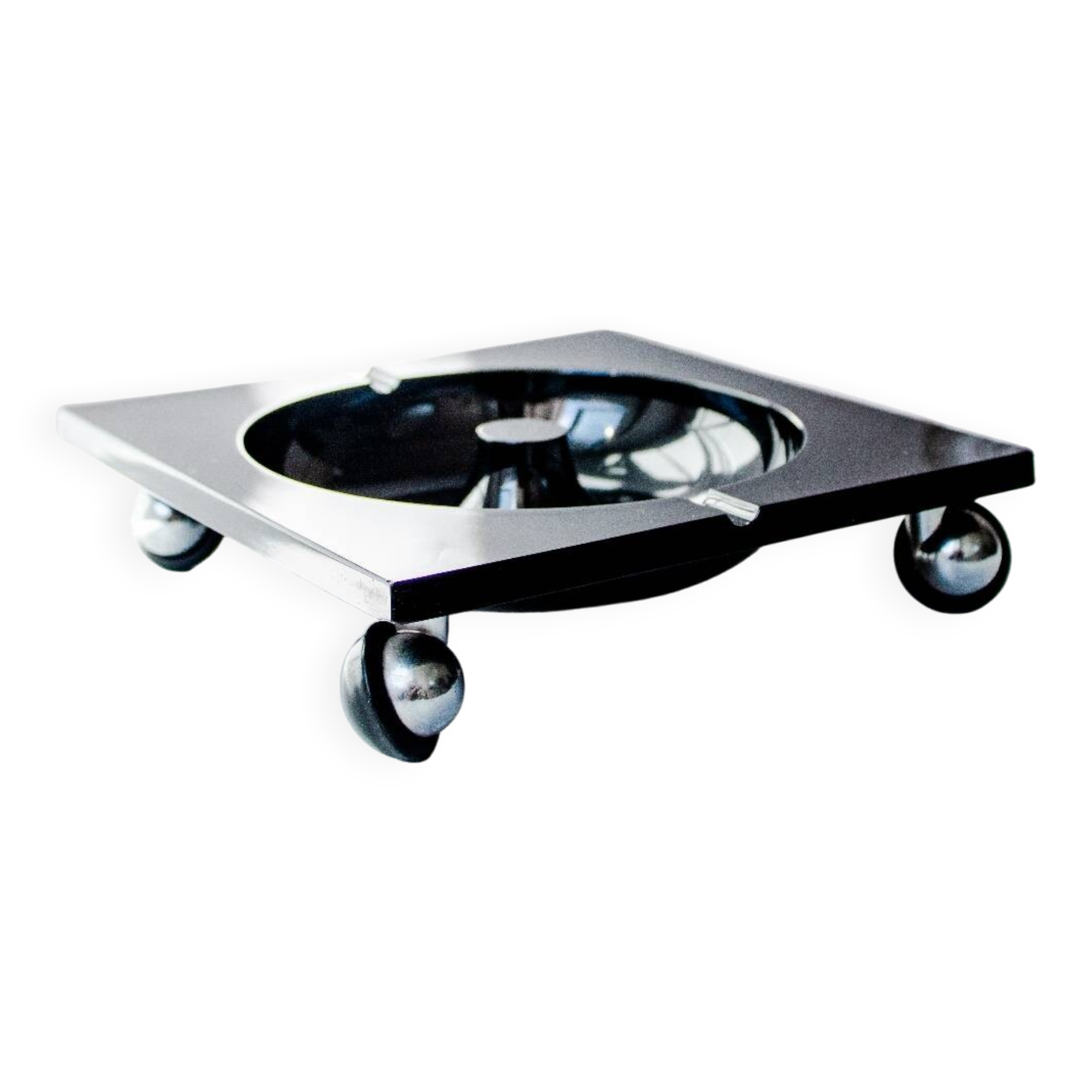 Cendrier Trotter par Renzo Mori