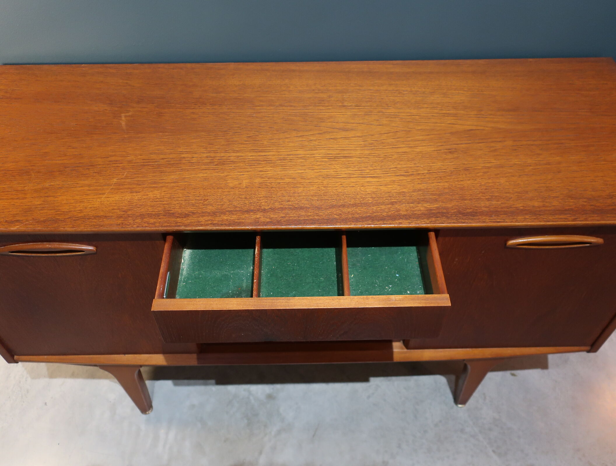 Teak enfilade with 2 sliding doors