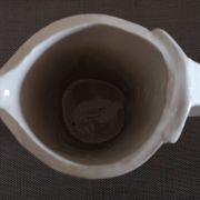 Pichet en terre cuite beige - Travail artisanal