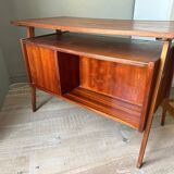 Bureau en bois du milieu du siècle