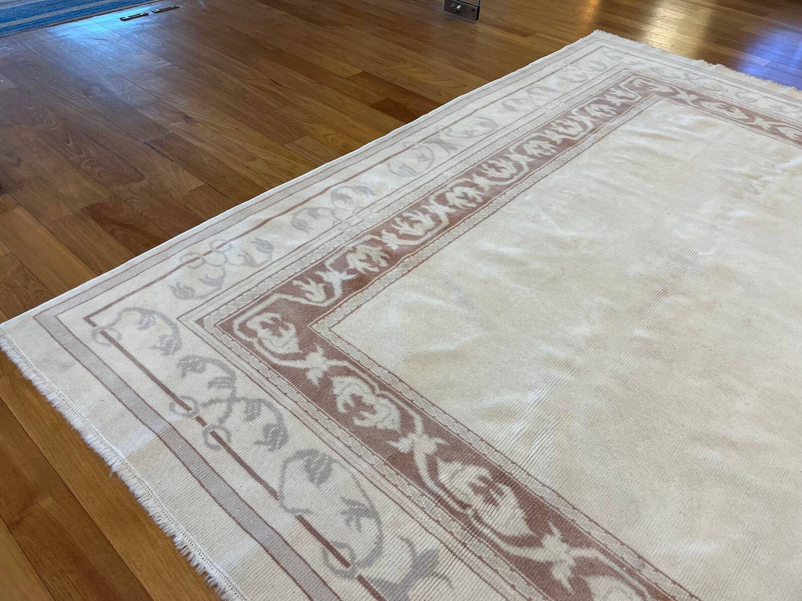 Traditional Turkish Wool Oriental Rug