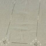 Old embroidered and openwork tablecloth with its 6 napkins