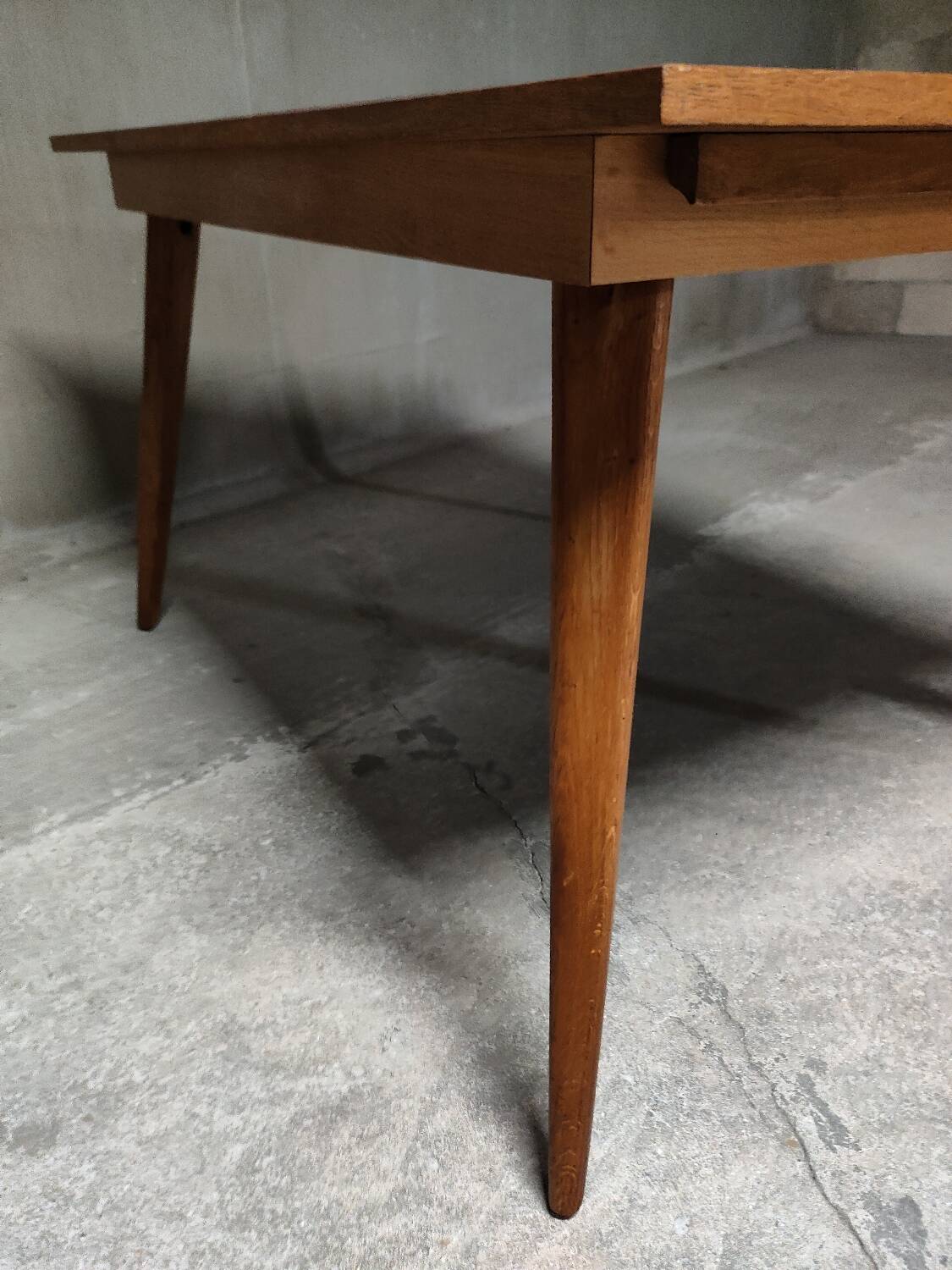 Table de salon pieds compas 50's en chêne 130x90 cm