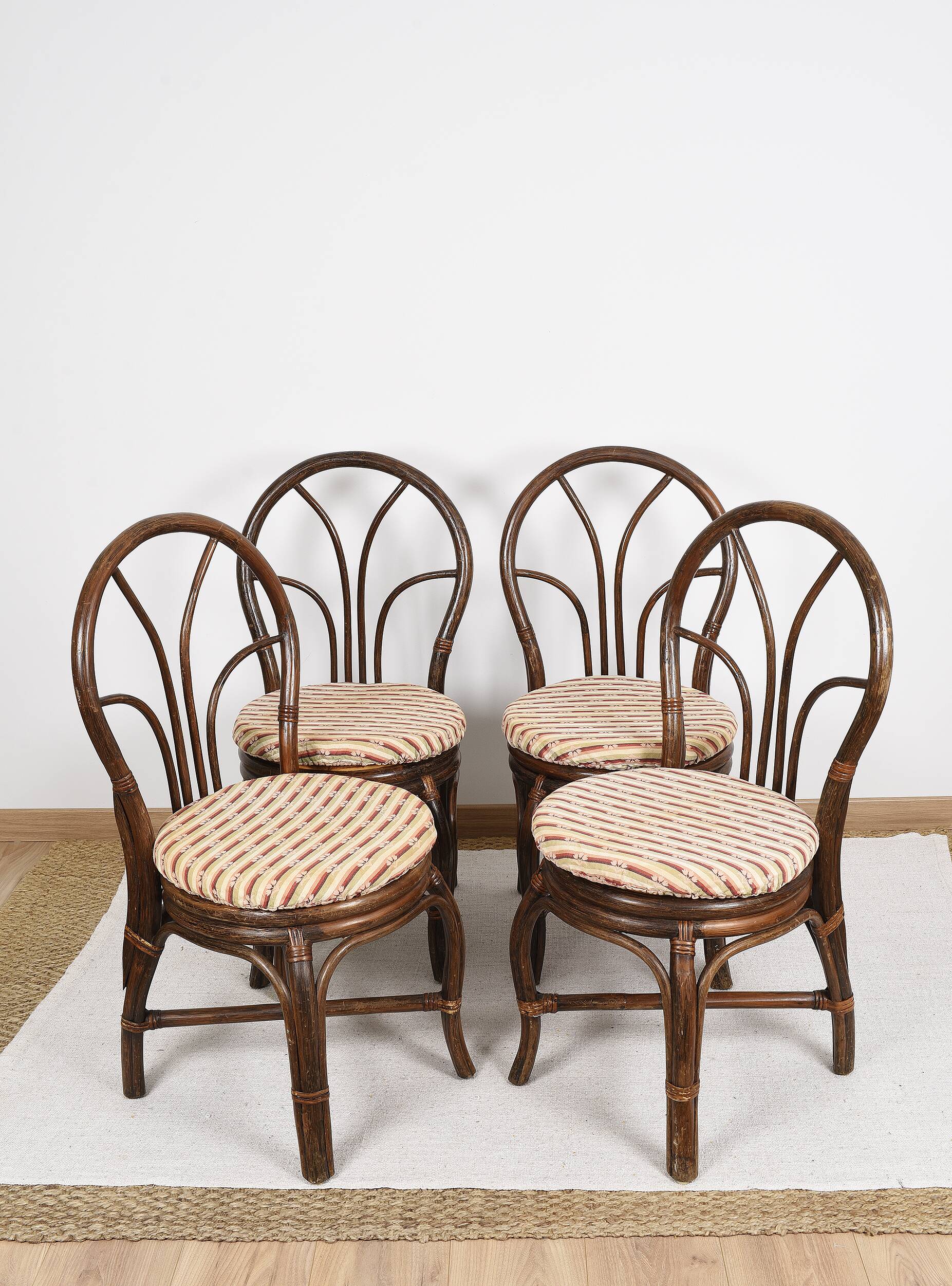Set of 4 turned wicker chairs, vintage.