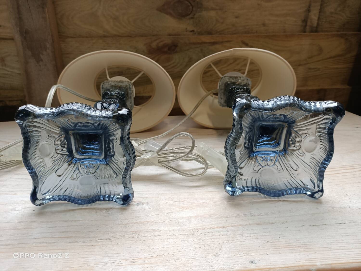 Paire de lampes en verre bleuté