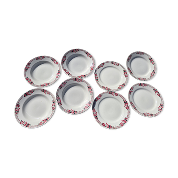 Lot of 4+4 vintage Ceranord St Amand "Roubaix" plates in perfect condition.