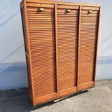 Curtain cabinet