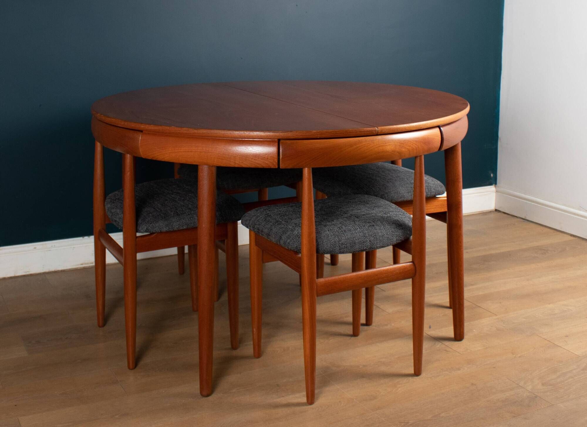 "Roundette" teak dining table & 6 chairs by  Hans Olsen for Frem Rølje 1960