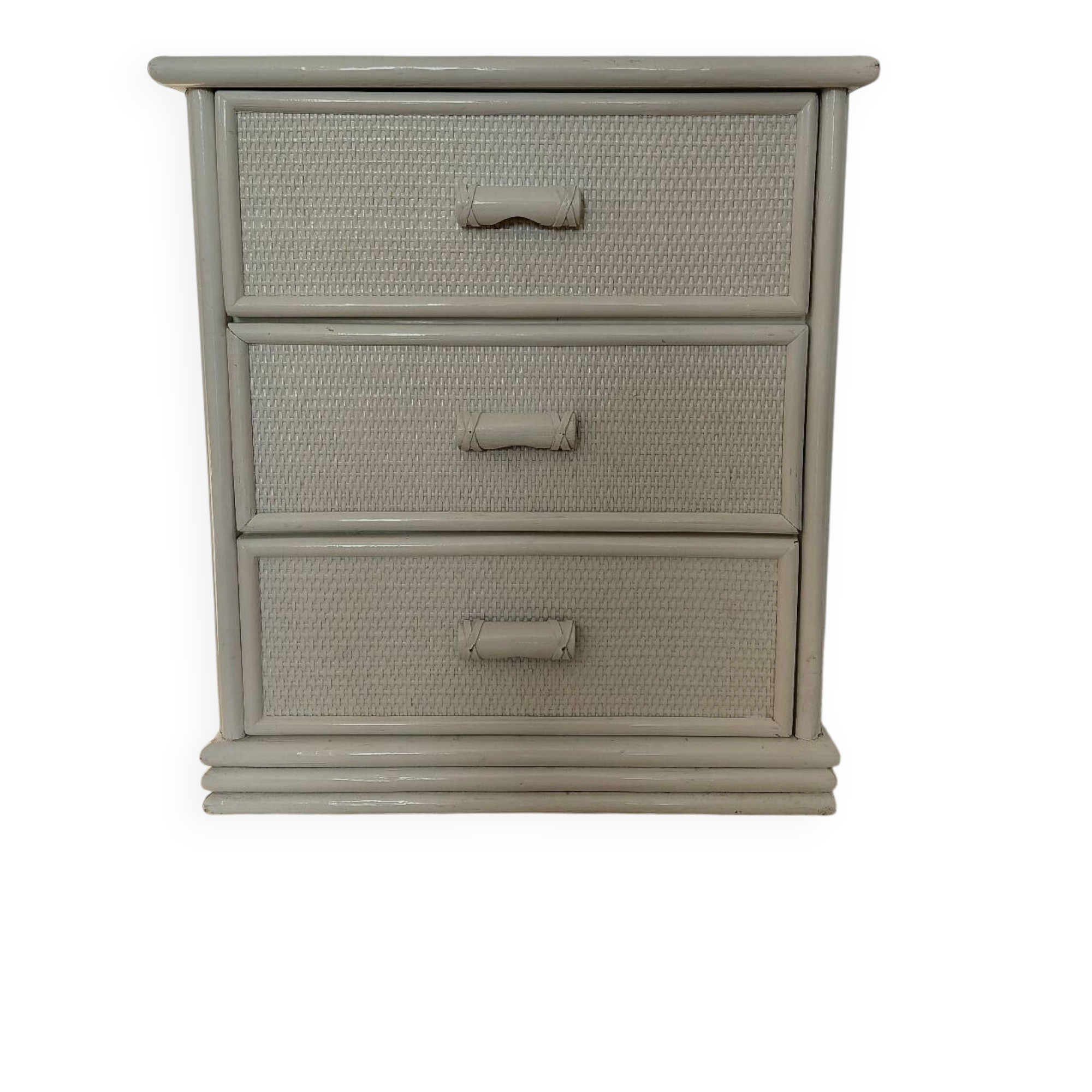 Vintage cane chest of drawers with 3 drawers - white patinated wood - seaside spirit
