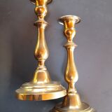 Paire de bougeoirs en bronze ancien