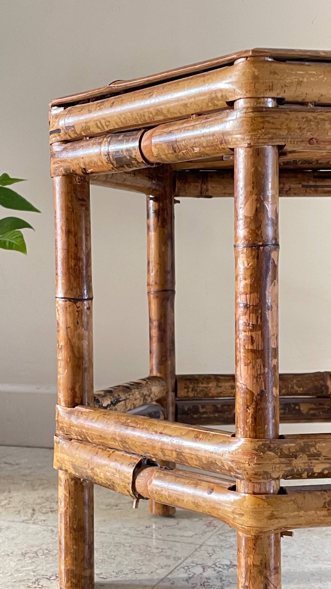 Table basse en bambou vintage