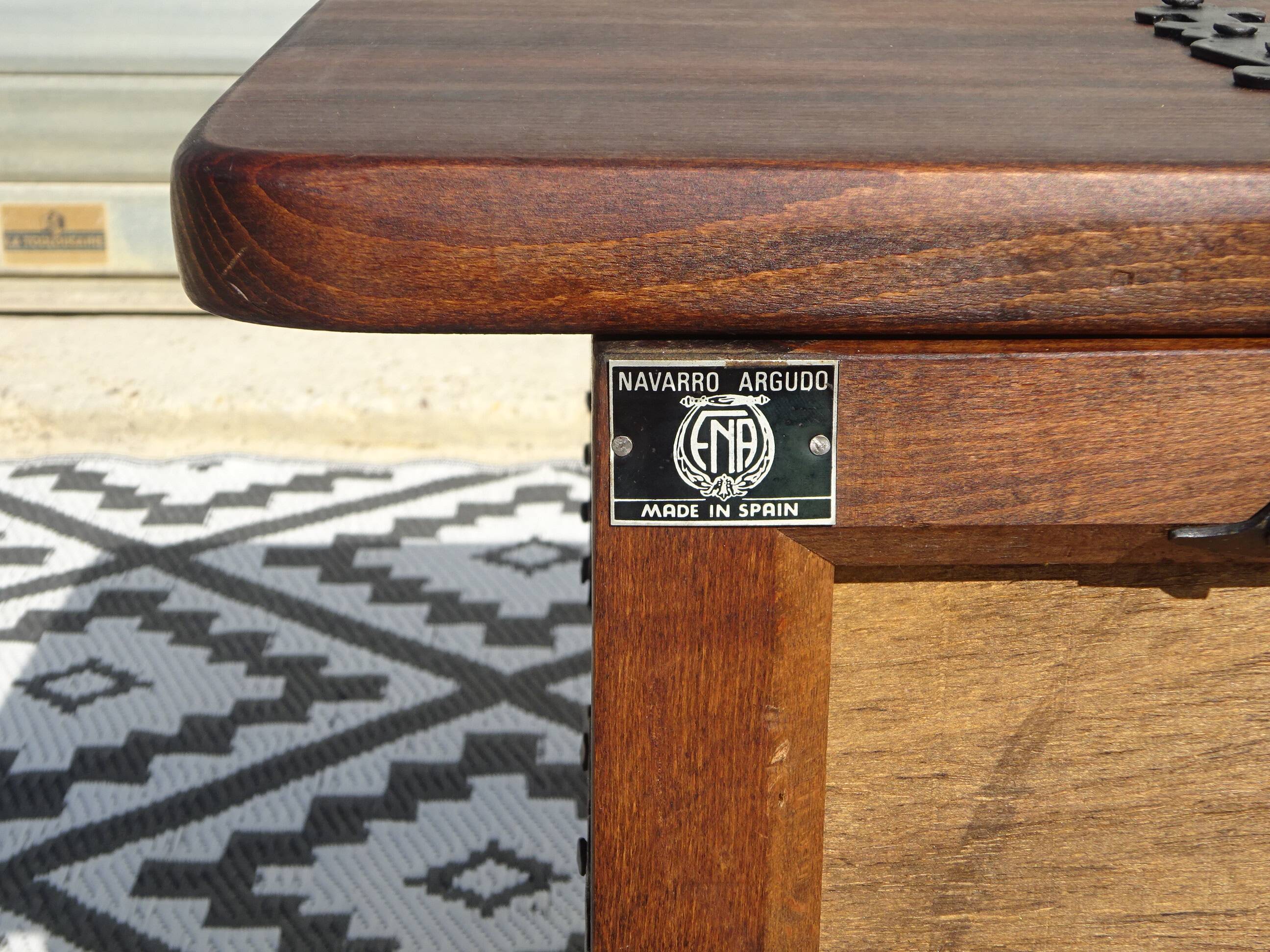 Tuscan chest in solid wood, Argudo Navarro, Spain