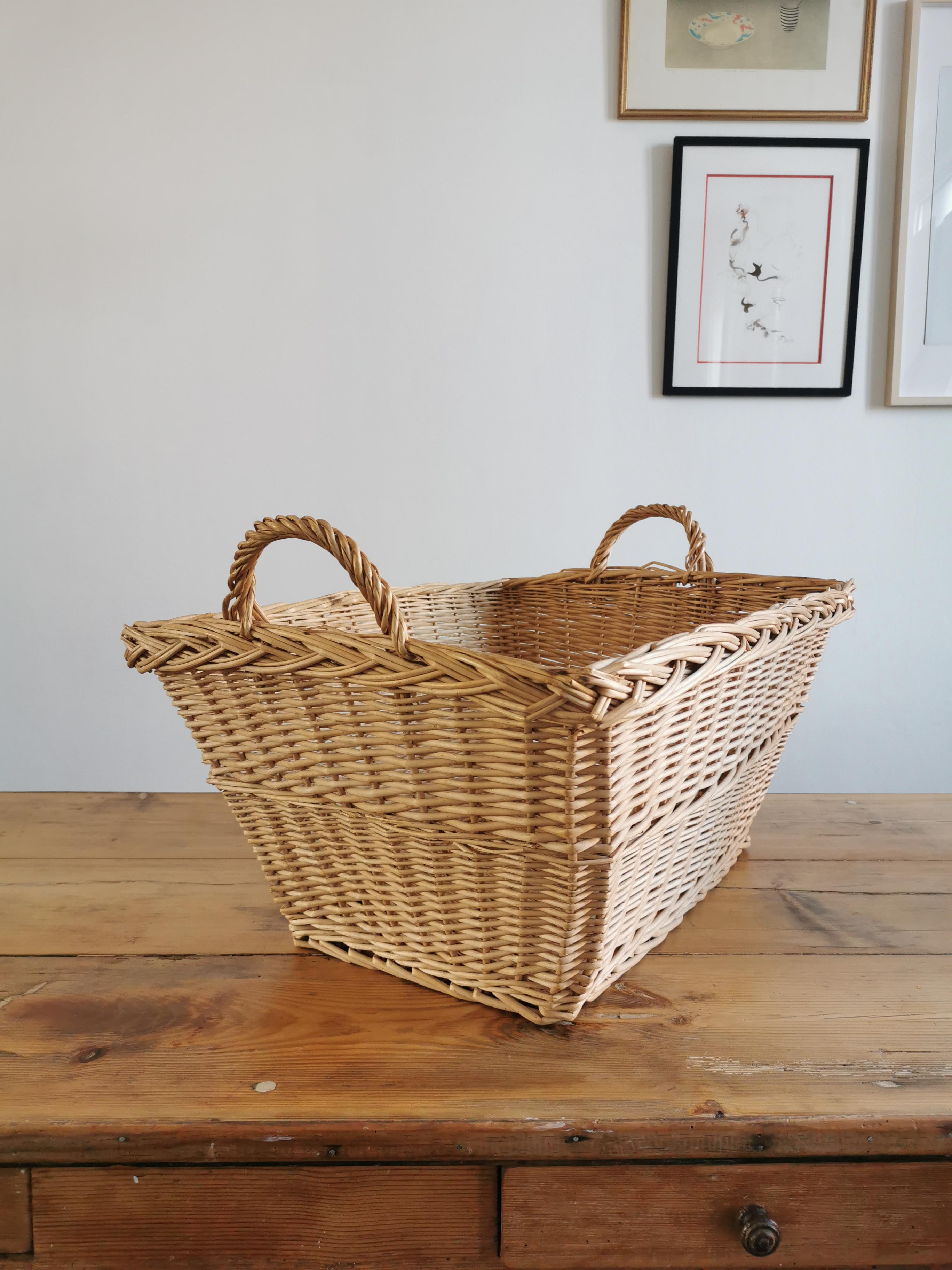 Wicker pan