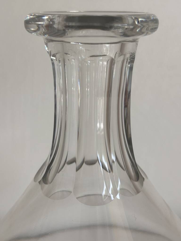 Cut crystal carafe from Baccarat – Stamped and numbered