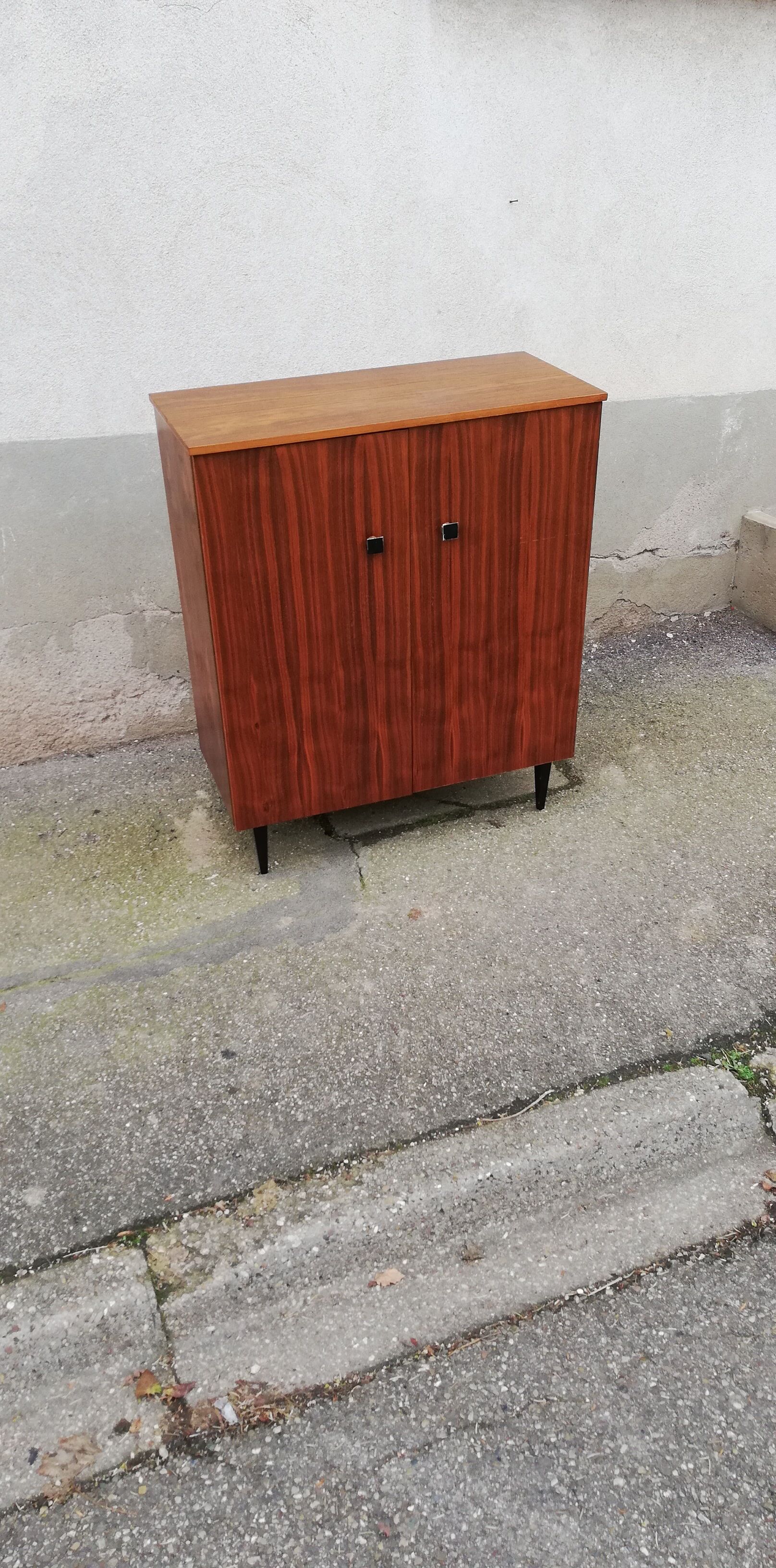 Vintage 2-door buffet