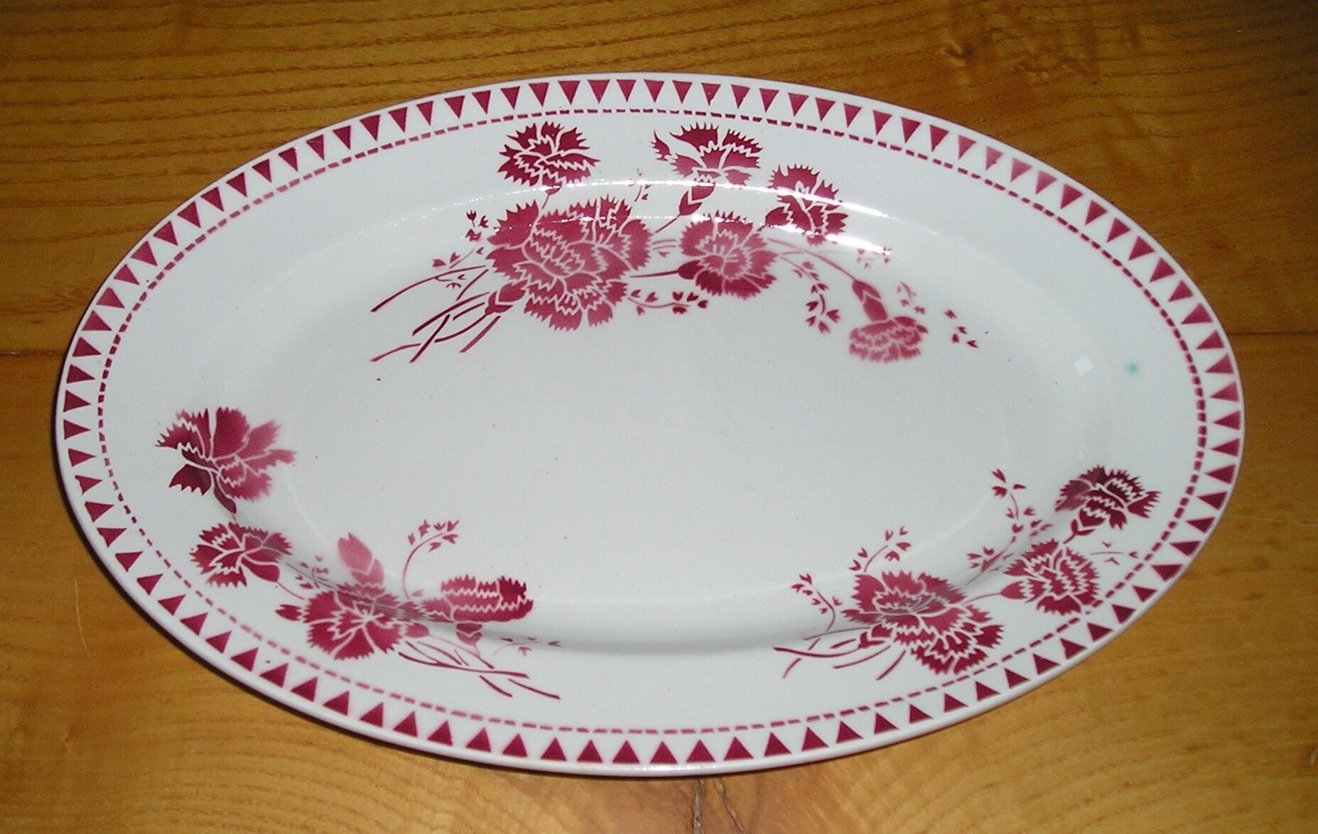 Oval dish in Sarreguemines earthenware, Elise model (36.5 x 24.2 cm)