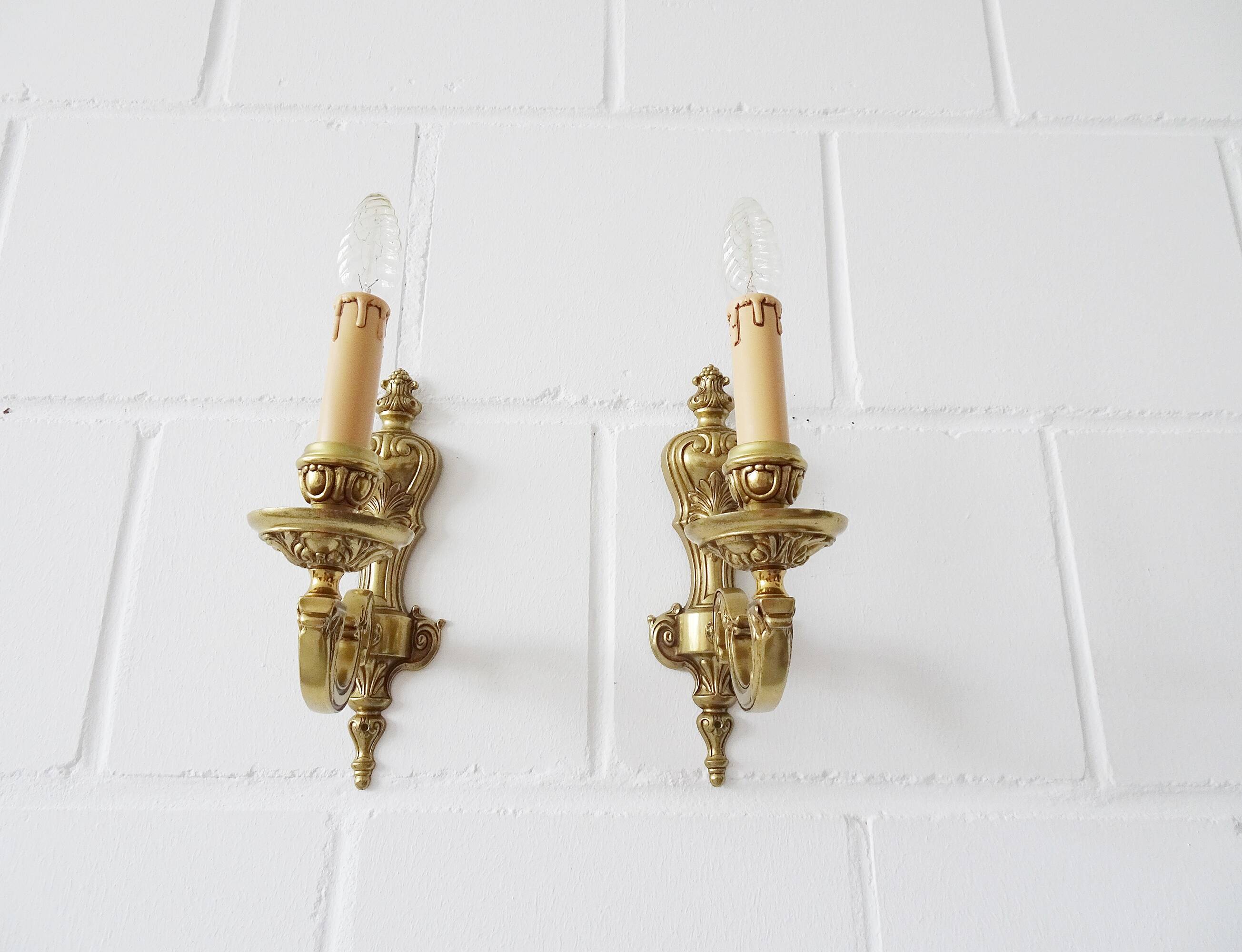 Bronze wall lamps