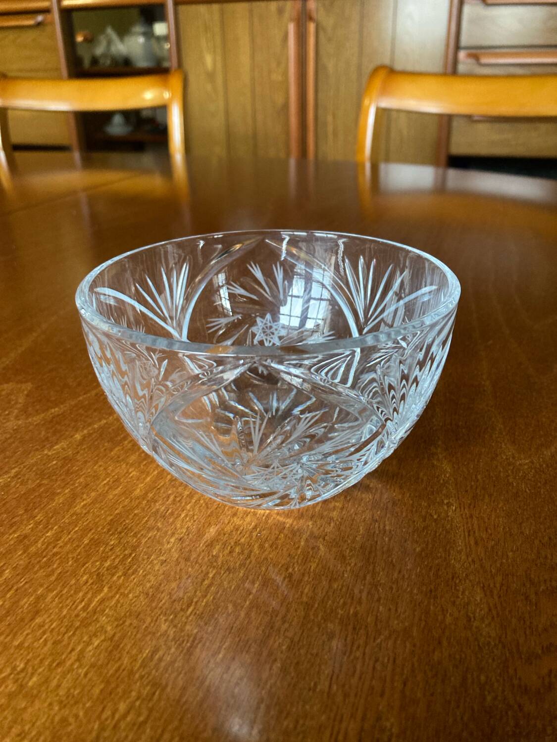 Pinwheel cut crystal bowl - bowl - empty pocket