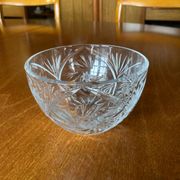 Pinwheel cut crystal bowl - bowl - empty pocket