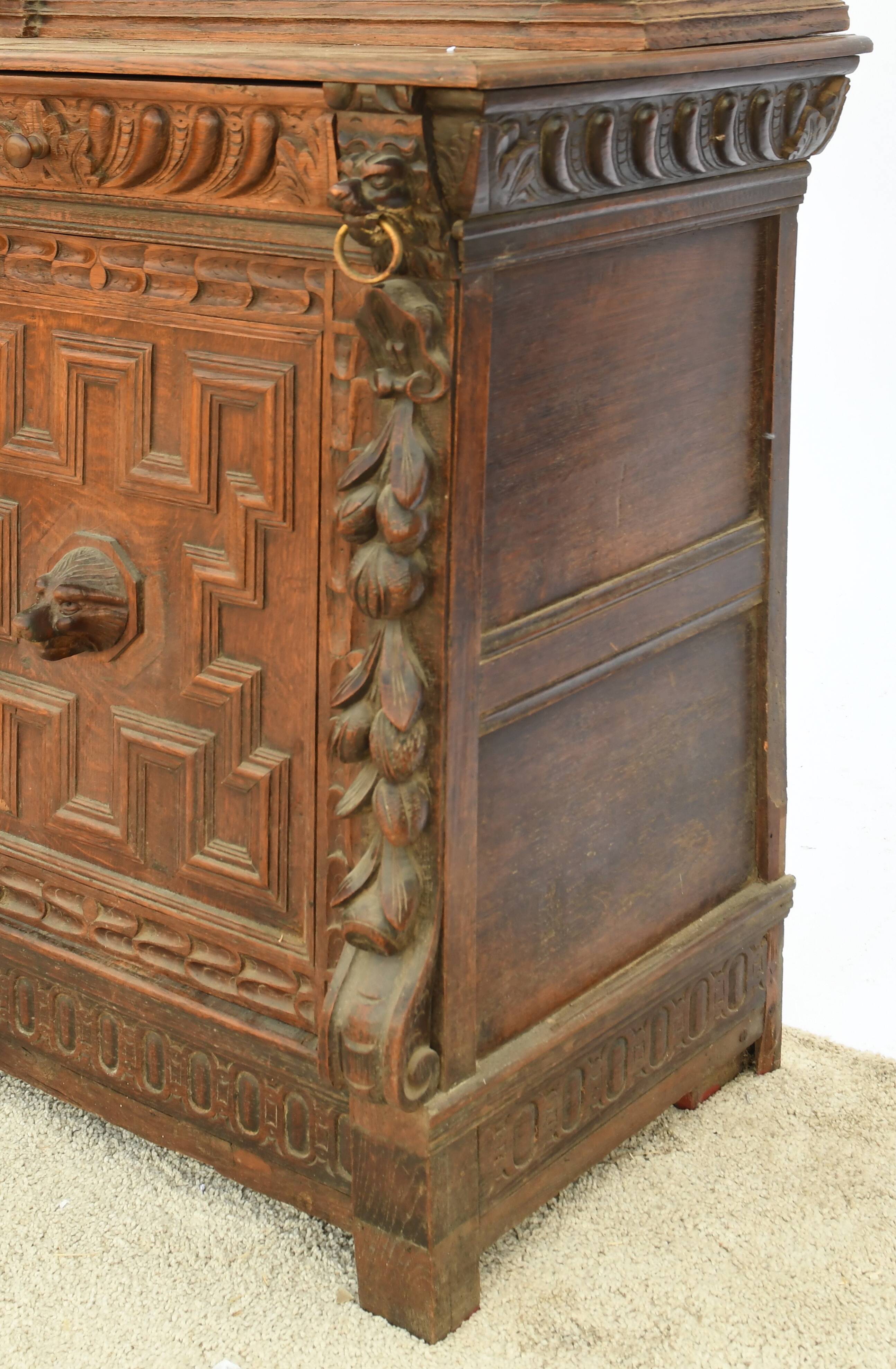 Vitrine 2 corps de style Louis XIII