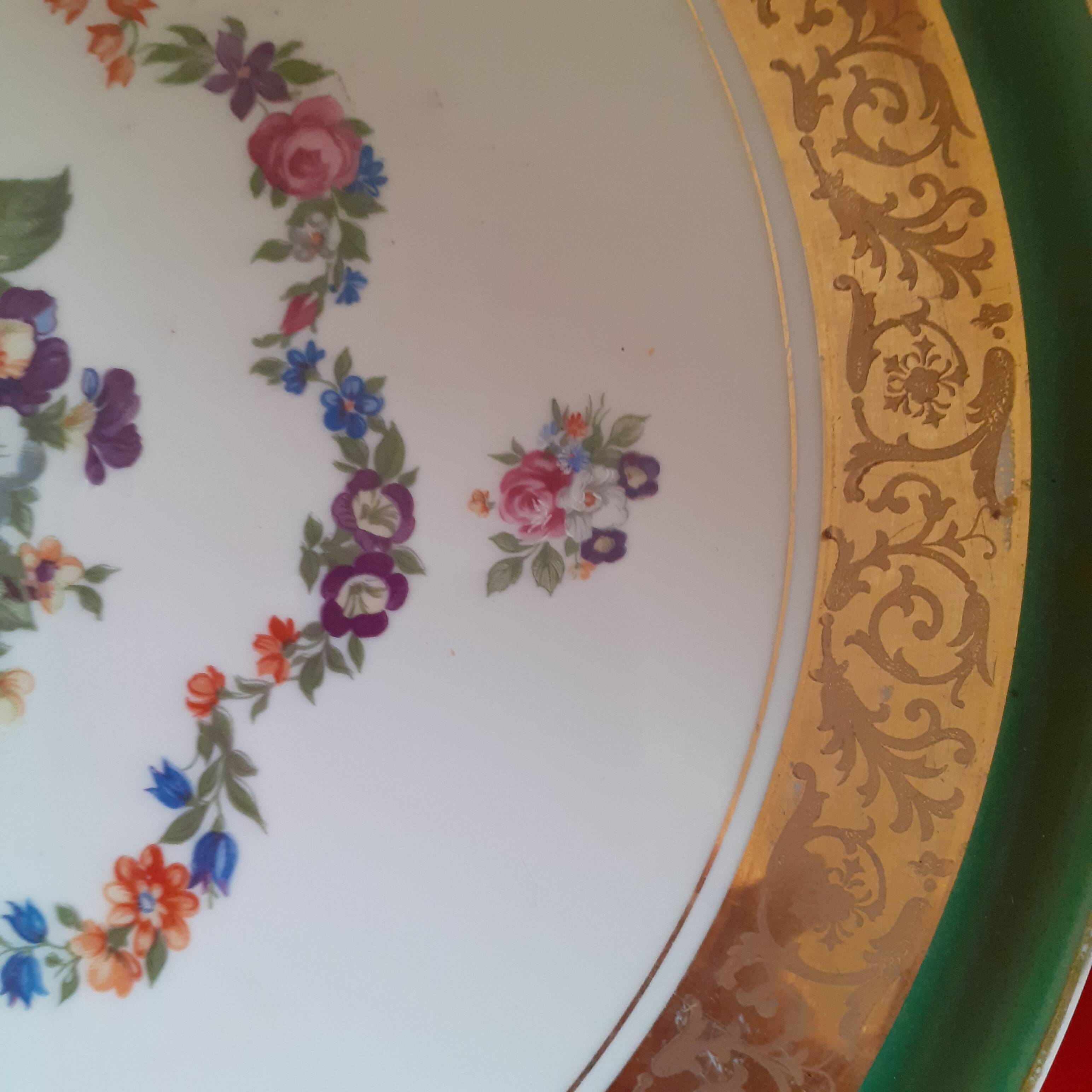 Hand painted pie dish. Bouquet of flowers. Limoges;