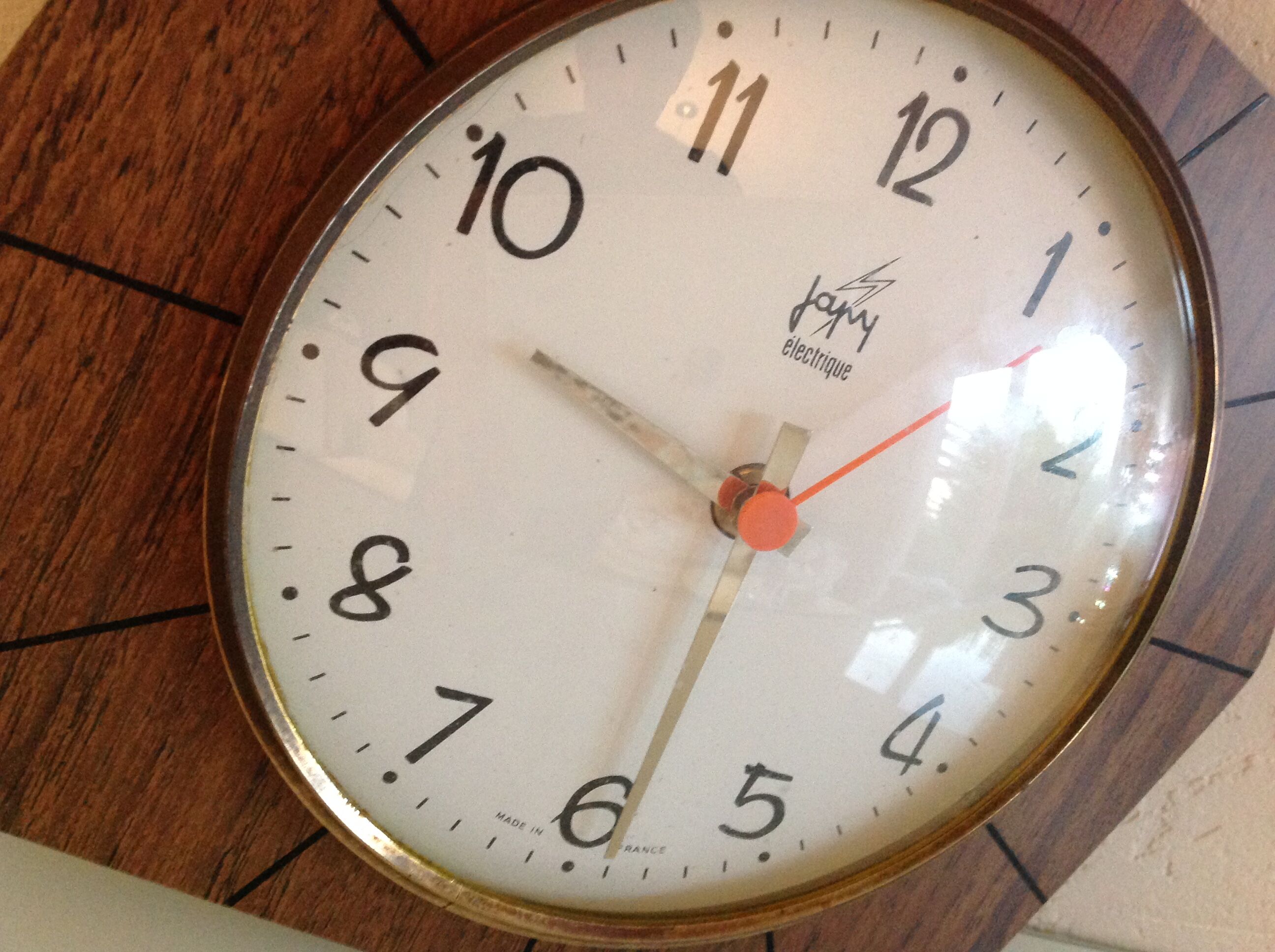 Brown formica clock by Japy 60s-70s